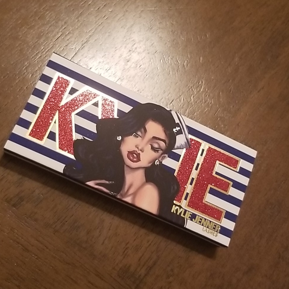Kylie cosmetics eyelashes sailor